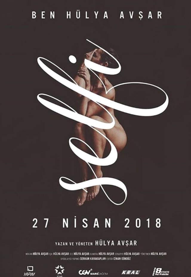 Hülya Avşar'ın Uğruna Çırılçıplak Soyunduğu 'Selfi' Filmi Gişede Çakıldı