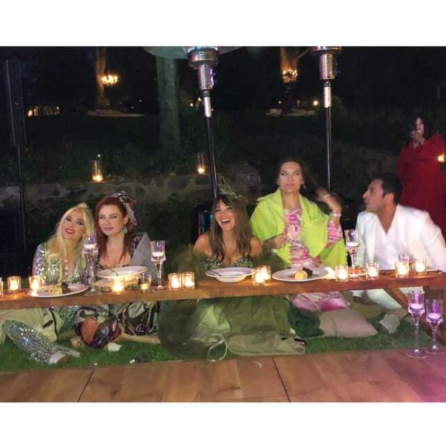 Yaşar İpek'le Nişanlanan Seren Serengil'in Kıyafeti Gündem Oldu