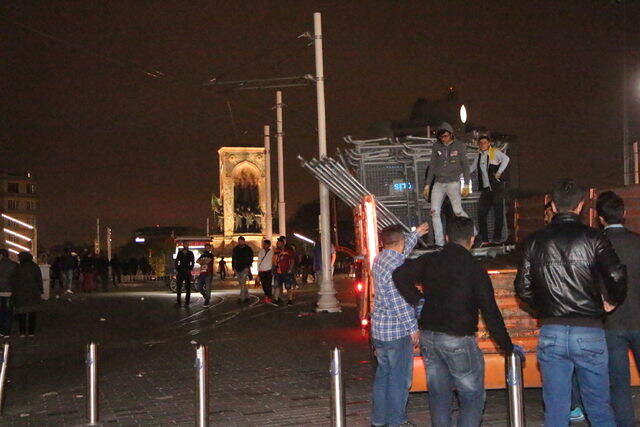 Taksim Meydanı'nda 1 Mayıs Öncesi Güvenlik Önlemleri Alındı