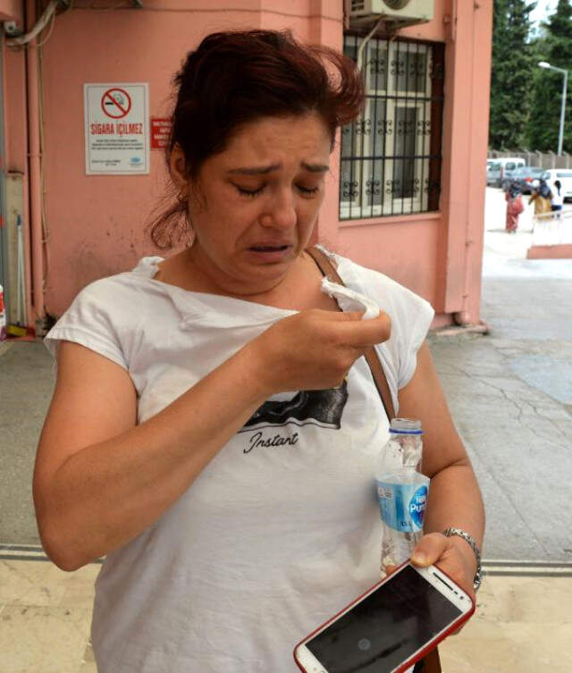Parkomat Görevlisi, Tartıştığı Kadının Boynunu Sıkıp Kolyesini Kopardı