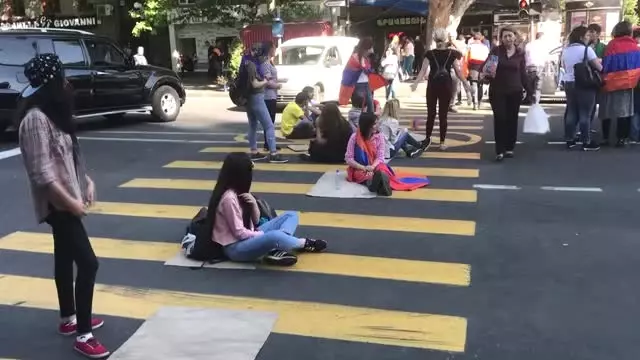 Ermenistan'daki Sokak Eylemleri Arttı, Protestocular Milletvekillerini Tehdit Etmeye Başladı