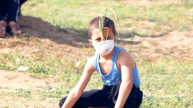 Filistinliler, İsrail'e Karşı Soğan Maskesini Buldu