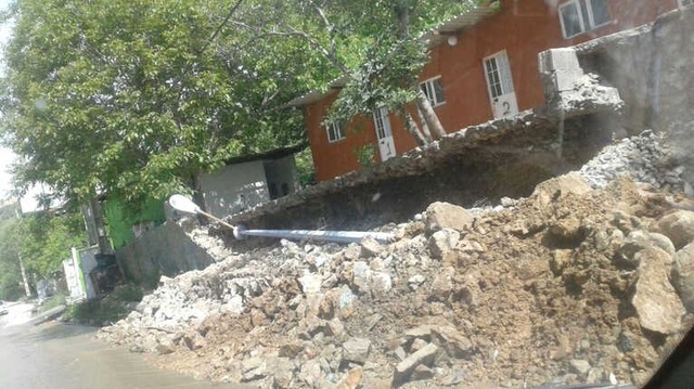 İran'da Deprem! Yaralı Sayısı 105'e Yükseldi