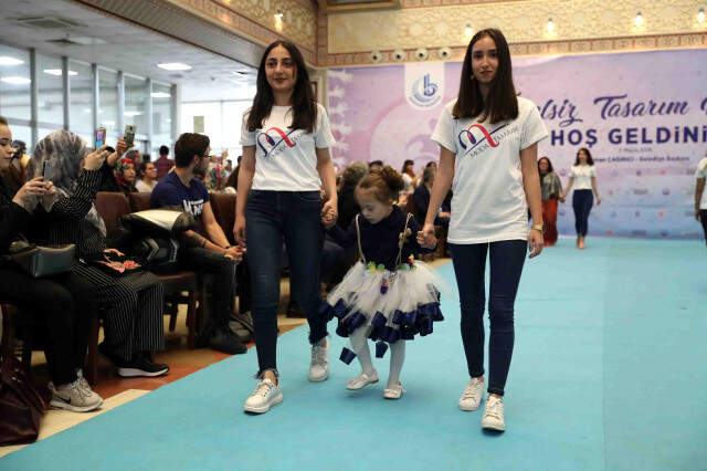 Öğrenciler Tasarladı, Engelliler Mankenlik Yaptı