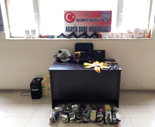 Büyükbaş Hayvan Hırsızlarına Operasyon: 7 Gözaltı Büyükbaş Hayvan Hırsızlarına Operasyon: 7 Gözaltı