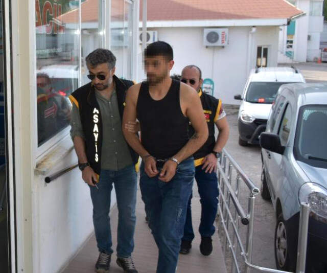 ''Barışacağız'' Diye Çağırdıkları Teknikerin Çakıyla Kulağını Kestiler! ''Barışacağız'' Diye Çağırdıkları Teknikerin Çakıyla Kulağını Kestiler!