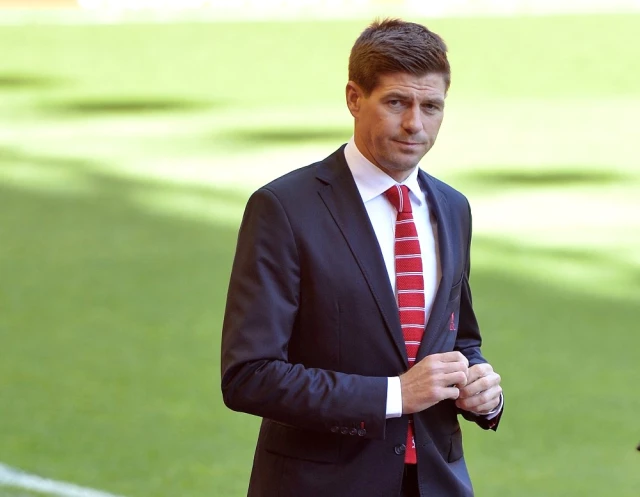 İskoç Ekibi Glasgow Rangers, Steven Gerrard'a Emanet