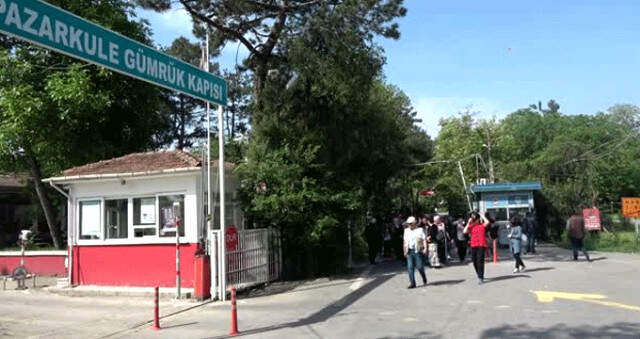Yunanistan, Mahkemenin Serbest Bıraktığı Kepçe Operatörünü Tutuyor Kepçeyle Sınırı Yıkıp Geçmişti! Yunanistan, Operatörü Türkiye'ye Göndermiyor