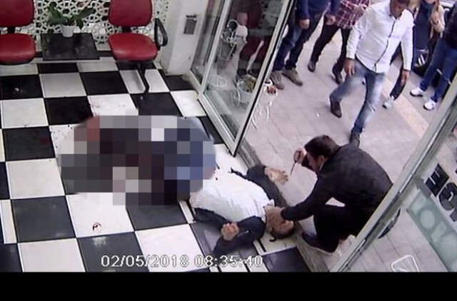 Beykoz'da Değnekçi Dehşeti! Magandanın Sürücüyü Defalarca Bıçakladığı Anlar Kamerada