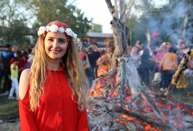 Hıdırellez Şenlikleri Başladı, Romanlar Dansıyla İzleyicileri Büyüledi