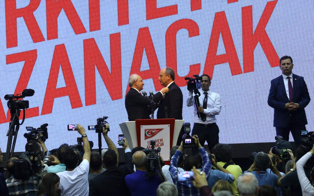 Muharrem İnce: Adaylardan Randevu İsteyeceğim, Çağırırsa Saraya Gideceğim Cumhurbaşkanı Adayı Muharrem İnce Erdoğan'a Seslendi: Çağırırsa Saraya Gideceğim