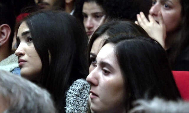 Cinsel İstismar Olayını Ortaya Çıkaran Saadet Öğretmen Herkesi Ağlattı! Cinsel İstismar Olayını Ortaya Çıkaran Saadet Öğretmen Herkesi Ağlattı!