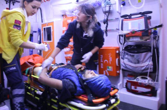 Kocaeli'de 2 Kişi Tarafından Bıçaklanan Adam, İnşaata Atıldı Kocaeli'de 2 Kişi Tarafından Bıçaklanan Adam, İnşaata Atıldı