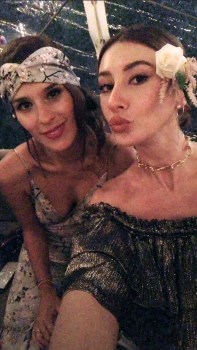 Şeyma Subaşı Elbisesiyle Gelin Nurdan Beşen'i Gölgede Bıraktı