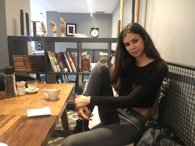 Cem Yılmaz Aşk Yaşadığı Konuşulan Defne Samyeli'nin Kızına Filminde Rol Verdi