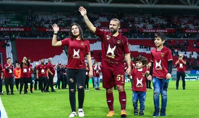 Gökdeniz Karadeniz, Rubin Kazan Formasıyla 300'üncü Maçında Kariyerini Noktaladı
