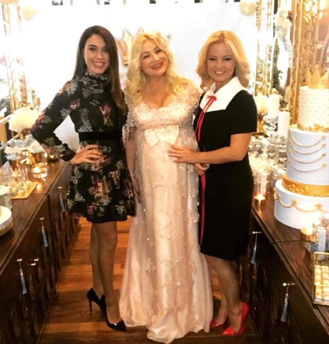 Sırra Kadem Basan Zuhal Topal, Zahide Yetiş'in Baby Shower'ında Ortaya Çıktı