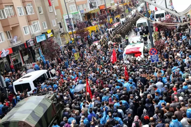 Sivas Halkı Yağmura Aldırmadı, Şehidini Hep Birlikte Uğurladı