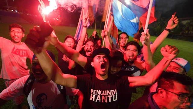 Malezya'da Seçimi Muhalefet İttifakı Kazandı, 60 Yıldan Uzun Süre İktidar Olan Koalisyon Devrildi