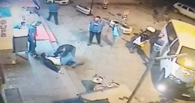Tartıştığı Adamı Kurşunladı, Araya Girmek İsteyenleri Tokatladı! Kamera Kayıttaydı