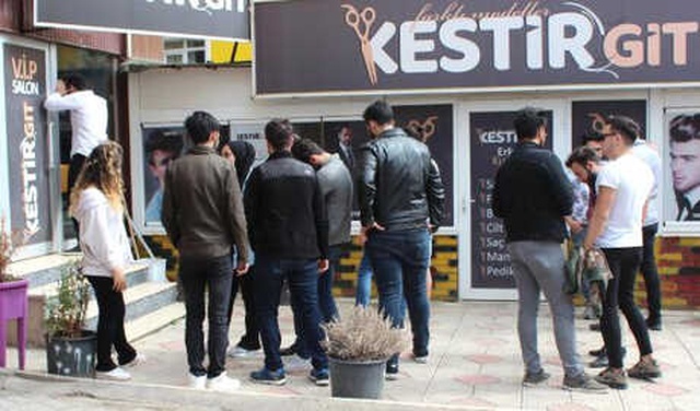 70 Üniversite Öğrencisi <a class='keyword-sd' href='/kuafor/' title='Kuaför'>Kuaför</a> Tarafından Dolandırıldı