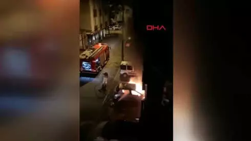 İstanbul'da Bir Garip Olay! Eski Eşinin Otomobilini Yakıp Polise Teslim Oldu