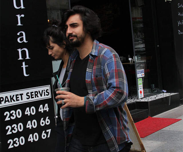 Makyajsız Görüntülenen Tuba Büyüküstün'ün Eski Halinden Eser Yok