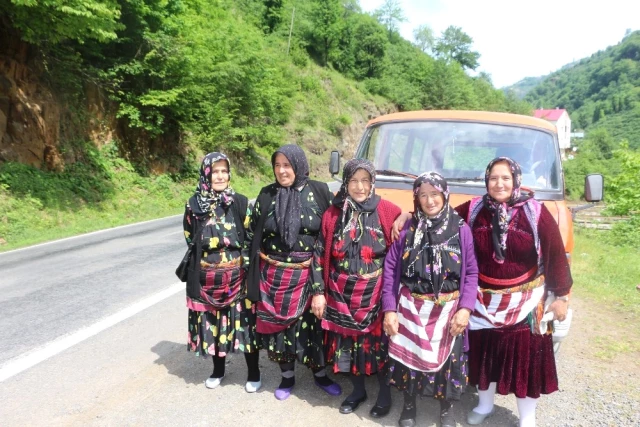 Trabzon'un Şoför Ablası Eşinden Kalan Minibüsle 18 Yıldır Dolmuşçuluk Yapıyor