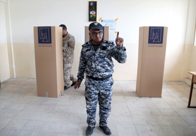 Irak'ta Oy Verme İşlemi Başladı! Oyunu Kullanan Barzani'den İttifak Çağrısı