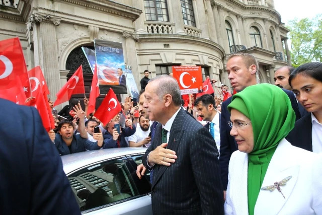 Cumhurbaşkanı Erdoğan'a Londra'da Coşkulu Karşılama!