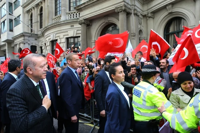 Cumhurbaşkanı Erdoğan'a Londra'da Coşkulu Karşılama!