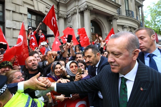 Cumhurbaşkanı Erdoğan'a Londra'da Coşkulu Karşılama!