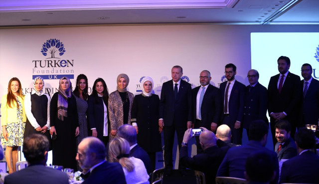 Erdoğan, Londra'da TURKEN Vakfı Yemeğine Katıldı! Misafirler Arasında Gordon Milne de Vardı