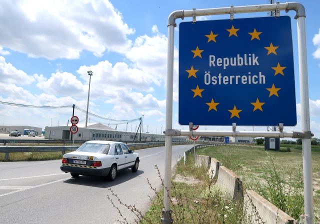 Avusturya, Referandumda Oy Kullanan Türkleri Vatandaşlıktan Çıkarıp Sınır Dışı mı Ediyor