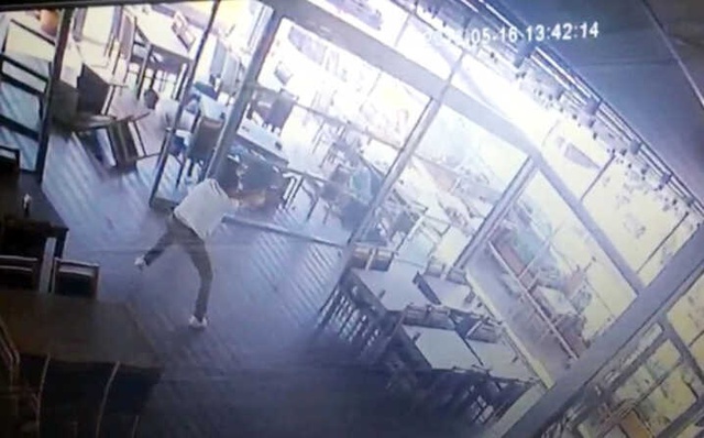 Kartal'da Kafede Gerçekleşen Silahlı Çatışma Saniye Saniye Kamerada