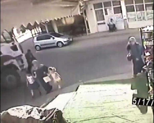 Feci Kaza Kamerada! Hafriyat Kamyonu Yaşlı Adamın Üzerinden Geçti