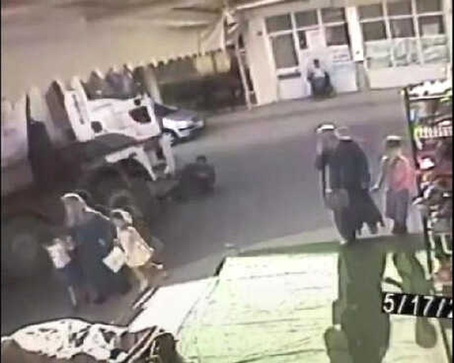 Feci Kaza Kamerada! Hafriyat Kamyonu Yaşlı Adamın Üzerinden Geçti