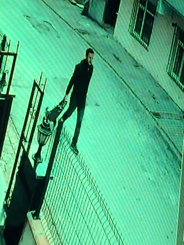 Pazar Arabasıyla Sokak Sokak Dolaşıp Su Saati Çalan Hırsız Kameralara Yansıdı Pazar Arabasıyla Sokak Sokak Dolaşıp Su Saati Çalan Hırsız Kameralara Yansıdı