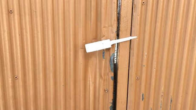 Katliam Evinde Acı Görüntü! Mühürlenen Kapının Önünde Yas Tutuyorlar