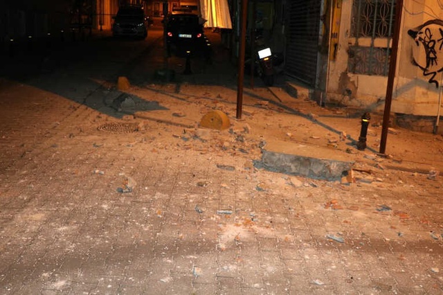 Kadıköy'de Panik! Dizi ve Filmlerin Çekildiği Sokaktaki Tarihi Bina Çöktü