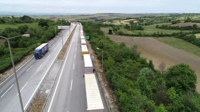 Kapıkule'de 20 Kilometrelik TIR Kuyruğu Oluştu