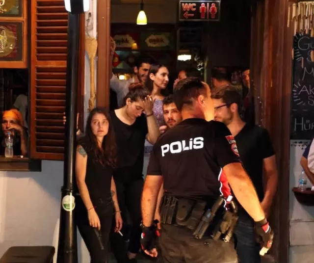 Tarihi Kaleiçi'ndeki Eğlence Mekanında Korkutan Yangın
