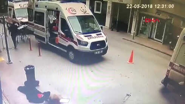 İstanbul'da Hastane Önündeki Silahlı Saldırı Güvenlik Kamerasında