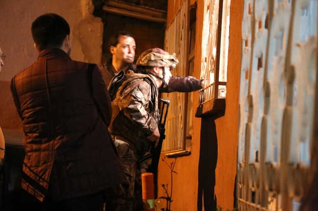 Bursa'da Sahur Vakti Rehine Krizi! Cezaevi Firarisi Adam Karısını Bıçaklayıp Eve Kilitledi