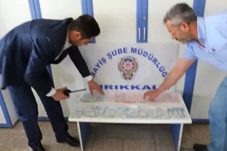 Temizlik Yaparken İçinde Biriktirdiği 40 Bin Lira Olan Yastığı Yanlışlıkla Çöpe Attı