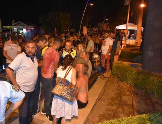 Marmaris'te Alkollü İngiliz Çift ile Türk Yolcu, Tekne Turu Sonrası Tekme Tokat Birbirine Girdi