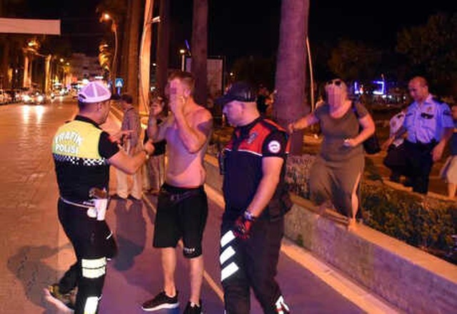 Marmaris'te Alkollü İngiliz Çift ile Türk Yolcu, Tekne Turu Sonrası Tekme Tokat Birbirine Girdi
