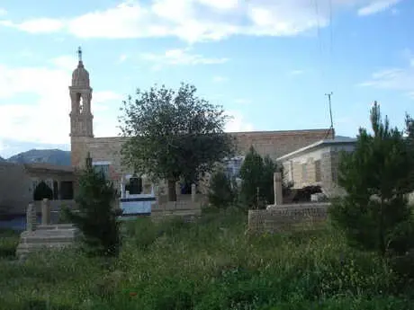 Mardin'de Süryanilere Kilise, Manastır ve Mezarlıklarının Tapuları Verildi