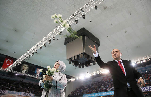 Erdoğan AK Parti'nin Seçim Beyannamesini Açıkladı, Toplumun Her Kesimine Ayrı Ayrı Müjdeler Verdi