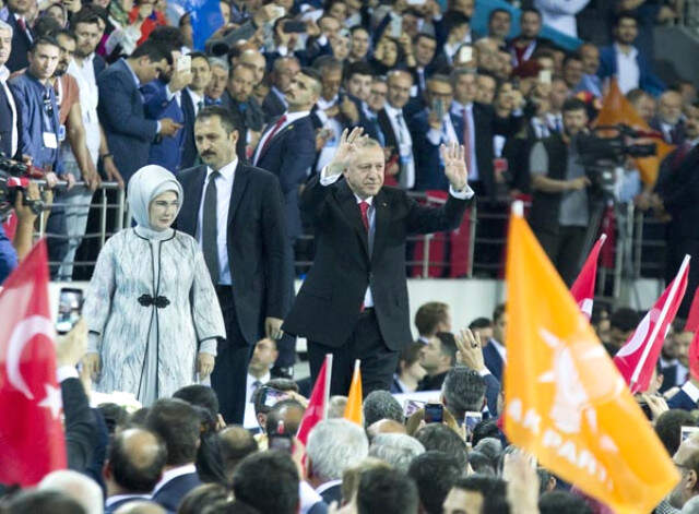 Erdoğan AK Parti'nin Seçim Beyannamesini Açıkladı, Toplumun Her Kesimine Ayrı Ayrı Müjdeler Verdi